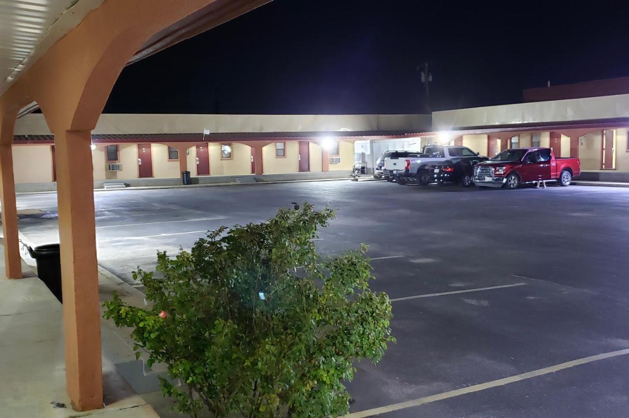 Economy Inn Odessa Exterior photo